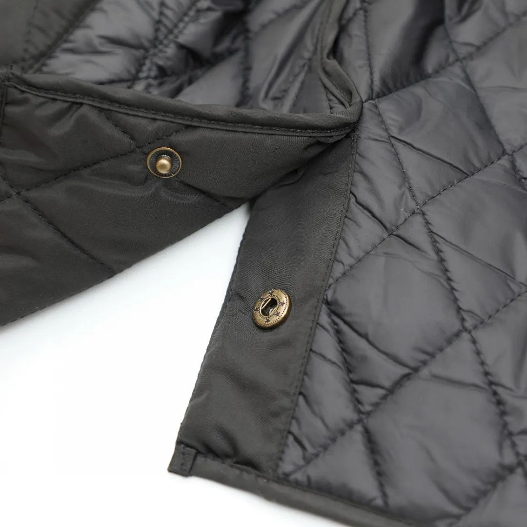 P360 Style No.: G334 Ralph Lauren New Logo Diamond Plaid Old Money Style Jacket Casual Couple Small Cotton Clothes 1️⃣Selected high-quality high-elastic cotton, the inner and outer integrated quilting process is moderately thin and thick, and the encrypted high-quality quilting threads make the fabrics integrated! 2️⃣The workmanship details are perfectly controlled, the sleeves and shoulders are exquisitely embroidered with patches and small labels, the corduroy color-blocked lapels, and the multi-pocket design show off the details and highlight your personality! The version is simple but not simple! 3️⃣It is very youthful and energetic, and can be easily worn by both men and women. It is very in line with the fashion aesthetic concepts of today's young people! 4️⃣A full set of customized accessories, complete with three standards, same style for men and women, a must-have for couples! Color: black Size: S, M, L, XL